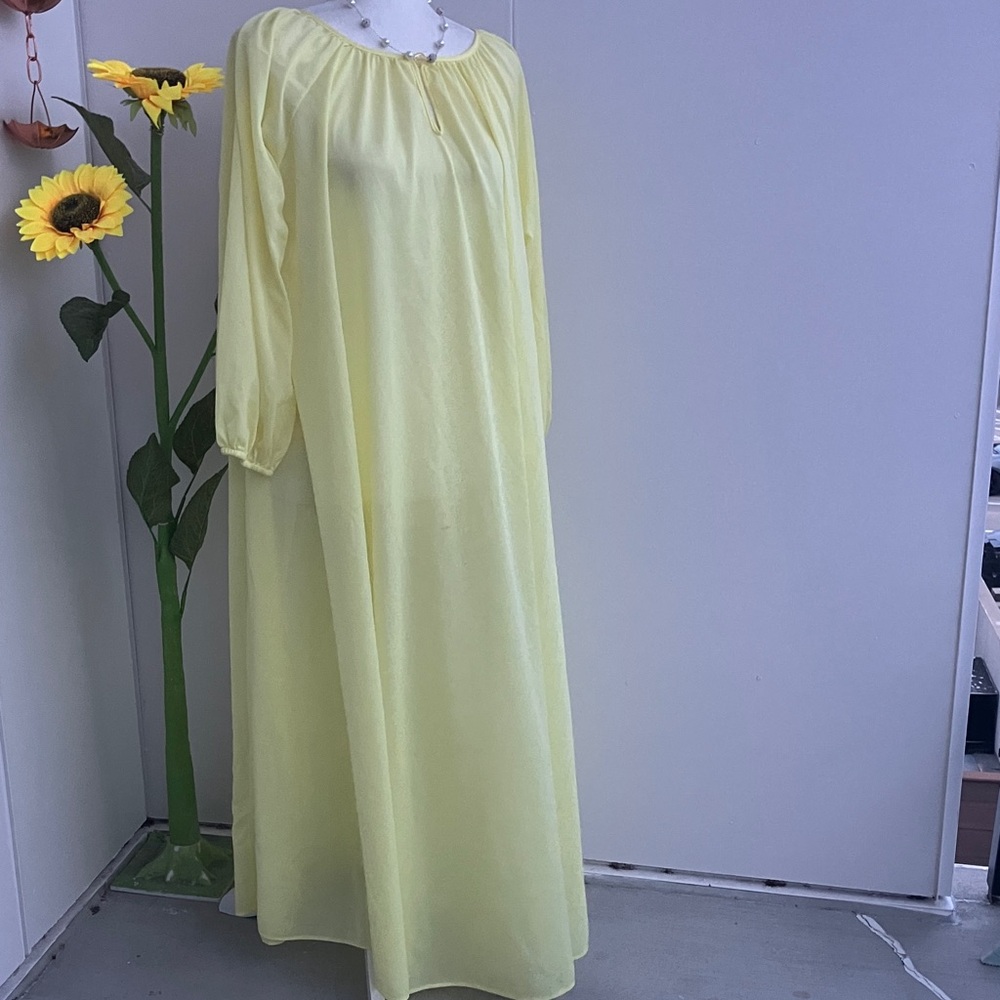 Vintage 60s 70s Flowy Oversized Long Sleeve Cheery Yellow Maxi Nightgown Dress